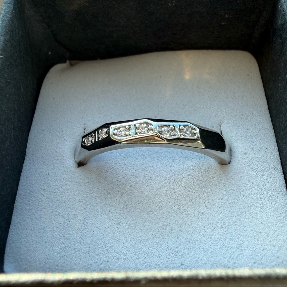 NWT Pretty Bird Jewelry white gold plated 8.75 stacking ring